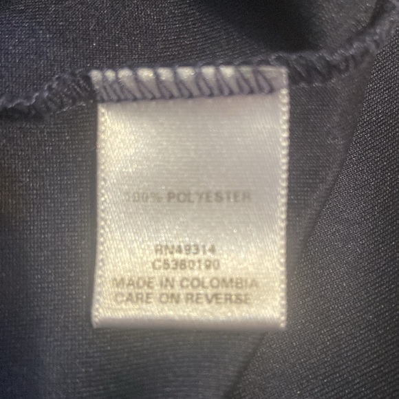 University of Pennsylvania Youth Champion Girls PerformanceSize Medium Shirt - Picture 6 of 8